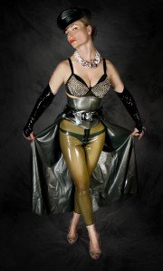 Syonera in Latex